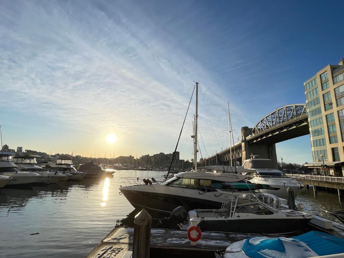 Downtown 1Br Condo At Granville Strip Near English Bay Vancouver Kültér fotó